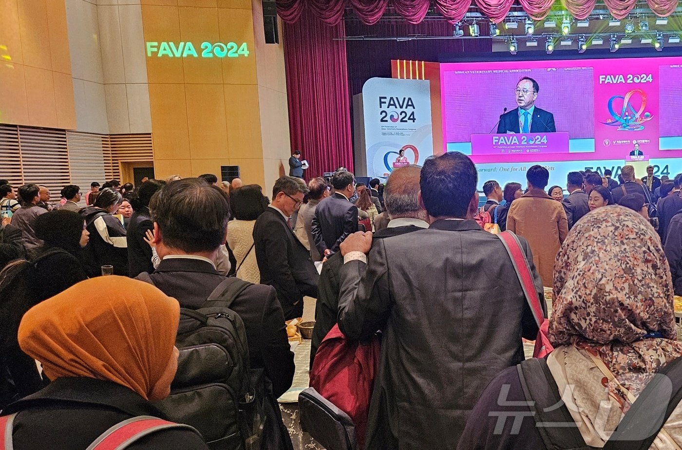 본문 이미지 - 25일 대전컨벤션센터에서 열린 &#39;파바 2024&#39;에서 정인성 조직위원장이 인사말을 하고 있다. ⓒ 뉴스1 최서윤 기자