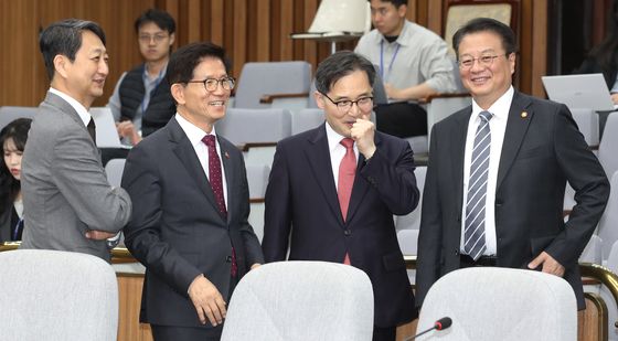 당정협의회 참석한 국무위원들