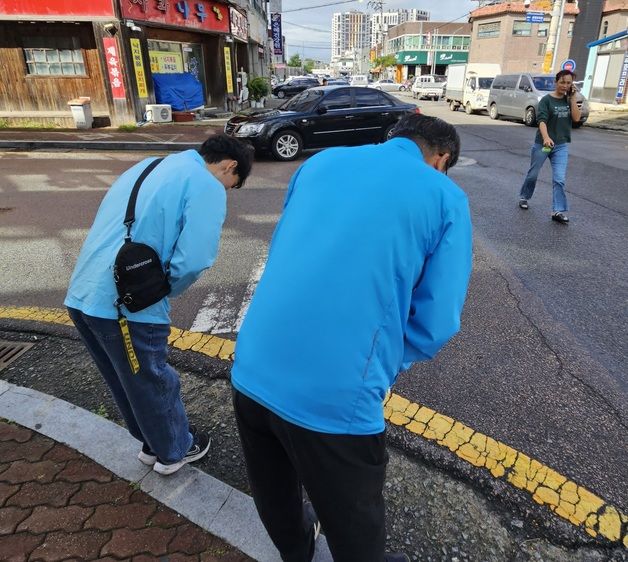 '여론조사 3:3:3' 후보 딸·부산서도 지원…'영광 결과' 아무도 모른다