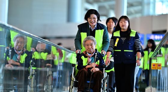 인천공항 제2여객터미널 4단계 확장 점검 '휠체어 승객도 문제없이'