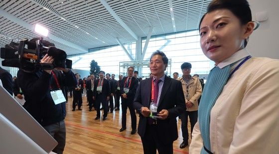 인천공항 4단계 셀프체크인 점검하는 이학재 인천공항공사 사장