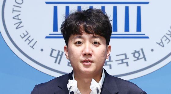 '민간임대주택법 개정안' 발의 기자회견 하는 이준석 의원