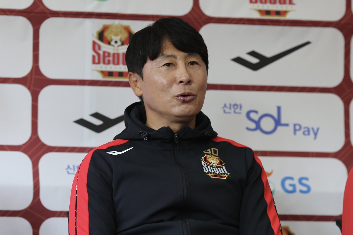 본문 이미지 - 김기동 감독이 30일 경기 구리 GS챔피언스파크에서 진행한 FC서울 미디어데이에서 취재진의 질문에 답하고 있다. &#40;FC서울 제공&#41;