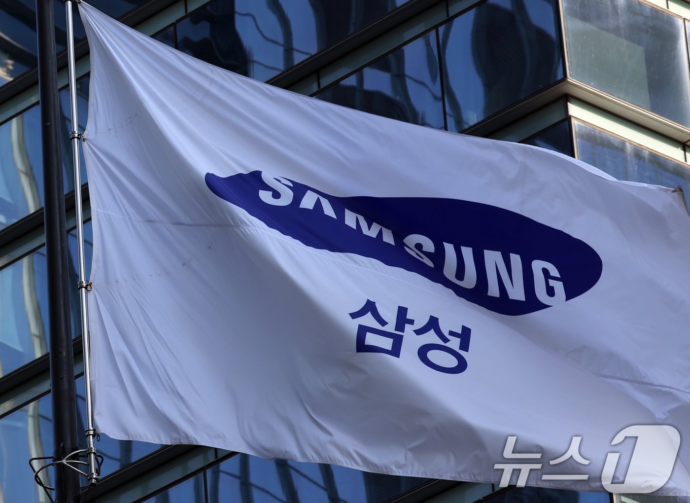 본문 이미지 - 삼성전자 서초사옥 모습. /뉴스1 ⓒ News1 김명섭 기자