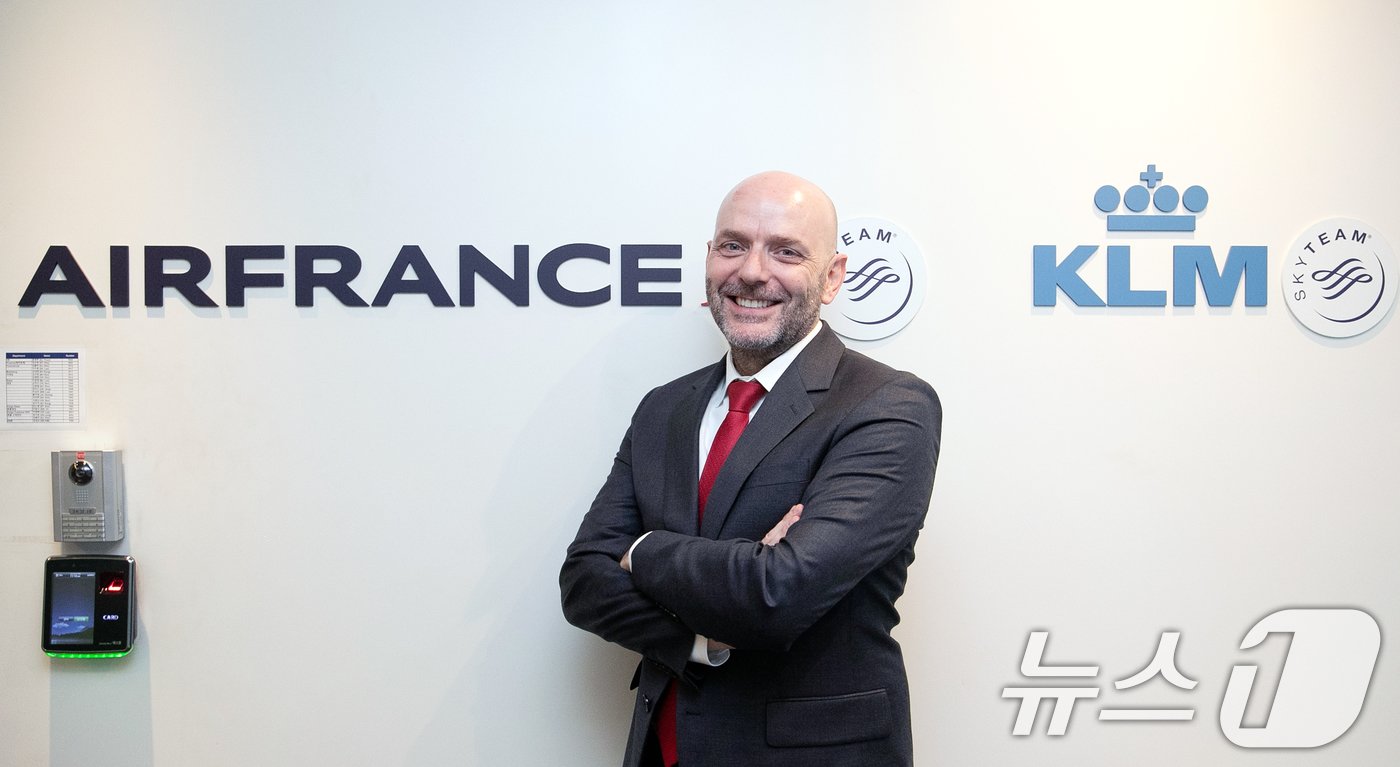 본문 이미지 - 보리스 다쏘 KLM 한국·일본·뉴칼레도니아 지역 사장이 31일 서울 중구 대한항공 빌딩에서 뉴스1과 인터뷰하고 있다. 2024.10.31/뉴스1 ⓒ News1 이승배 기자