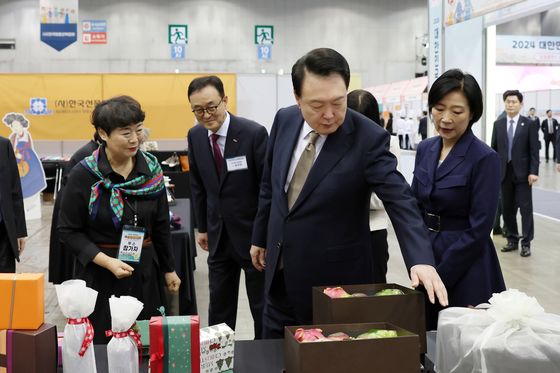 '연성 탄핵' 나선 野…박지원 "尹 거국내각, 하산 준비" ·김두관 "임기단축 개헌"