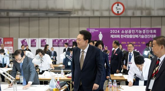 윤석열 대통령, 2024 소상공인 기능경진대회 참관