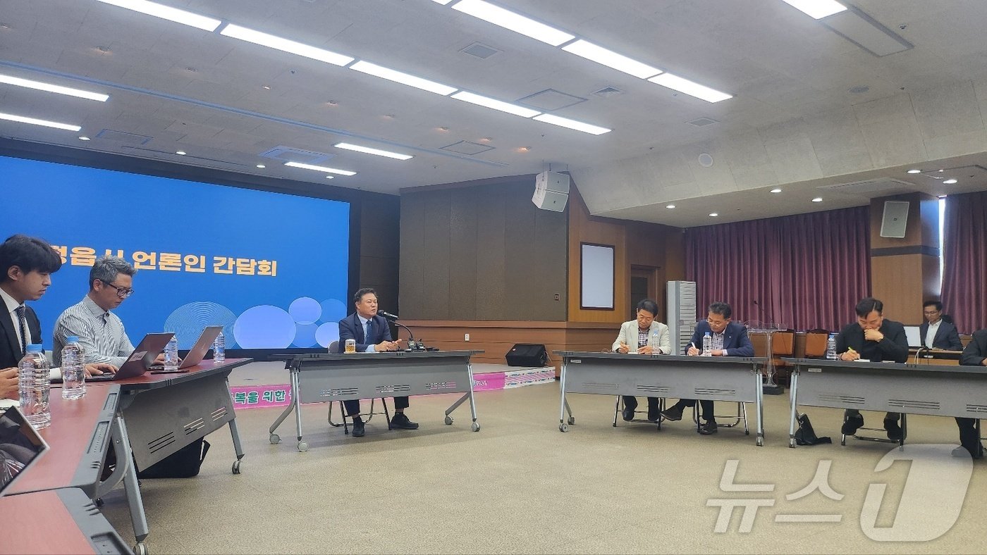 본문 이미지 - 이학수 전북자치도 정읍시장이 31일 오후 정읍시청 5층 대회의실에서 대법원 파기환송과 관련해 기자회견을 하고 있다.2024.10.31/ 뉴스1 ⓒ News1 박제철 기자