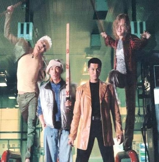 본문 이미지 - (영화 '주유소습격사건' 포스터)