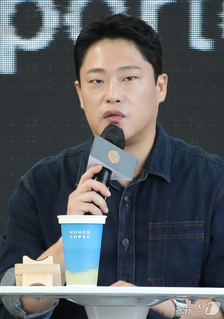 (부산=뉴스1) 권현진 기자 = 배우 임성재가 4일 부산 해운대구 BIFF 야외무대에서 열린 영화 ‘지옥2’ 오픈토크 행사에 참석해 인사말을 하고 있다. 2024.10.4/뉴스1