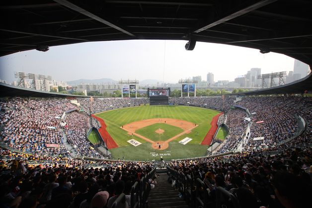 프로야구·콘서트, 주말 잠실 6만명 모인다…"대중교통 이용"