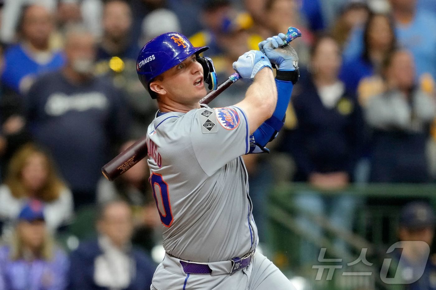 본문 이미지 - 메츠의 승리를 이끈 뉴욕 메츠 알론소. ⓒ AFP=뉴스1