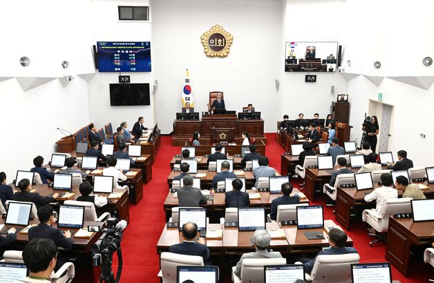 제주도의회 "정부, 재생에너지 발전 신규 허가 보류 철회해야"