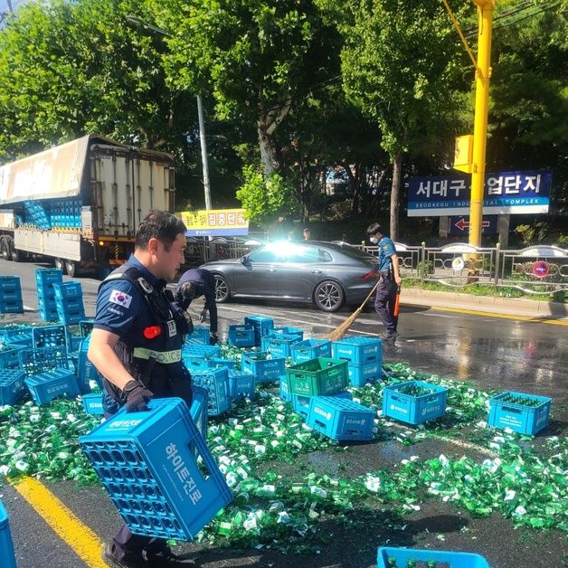 도로에 소주병 '와장창'…대구기동순찰대 발빠른 대처 빛났다