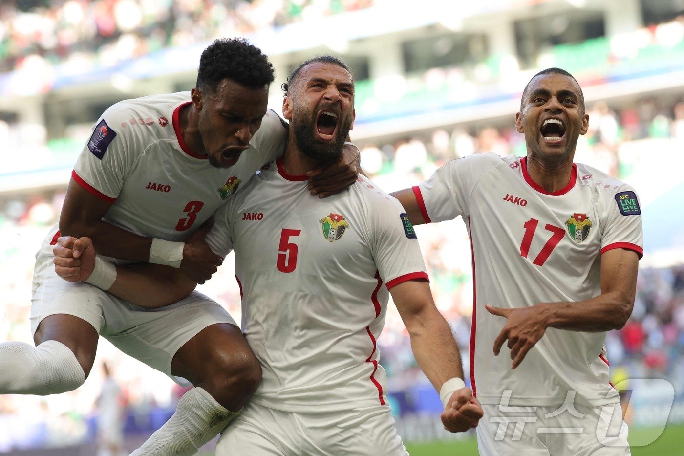 요르단 축구 대표팀 수비의 핵인 야잔 알 아랍&#40;가운데&#41;. ⓒ AFP=뉴스1