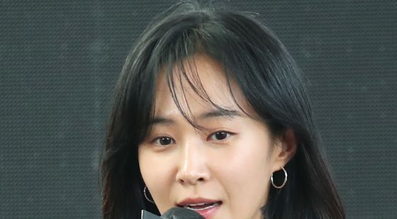 권유리, 최고 걸그룹의 부산영화제 '침범'