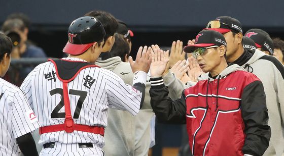 LG, KT에 7-2 역전승