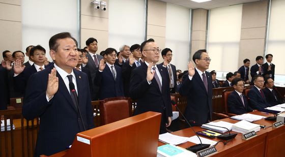 [국감]선서하는 이상민 장관