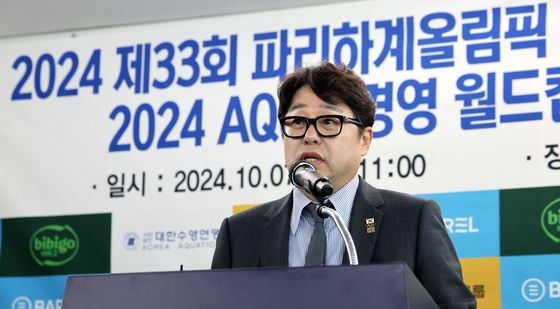 인사말 전하는 정창훈 대한수영연맹 회장