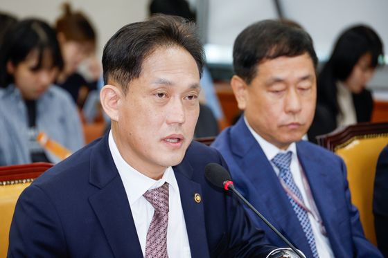 공정위, 이통 3사 과징금 예고에 김태규 직대 "해법찾겠다"