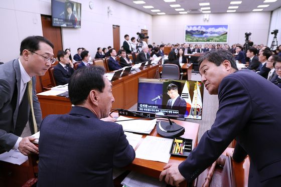 국감서 공개된 '외교부 비밀문서'…여 "안보 자해 행위"