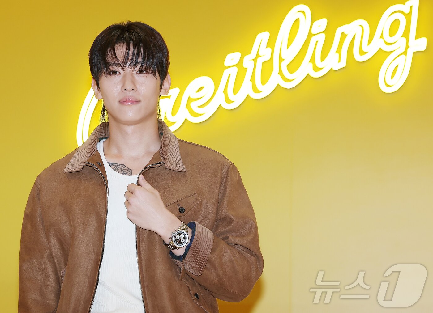 덱스, 멋진 포즈