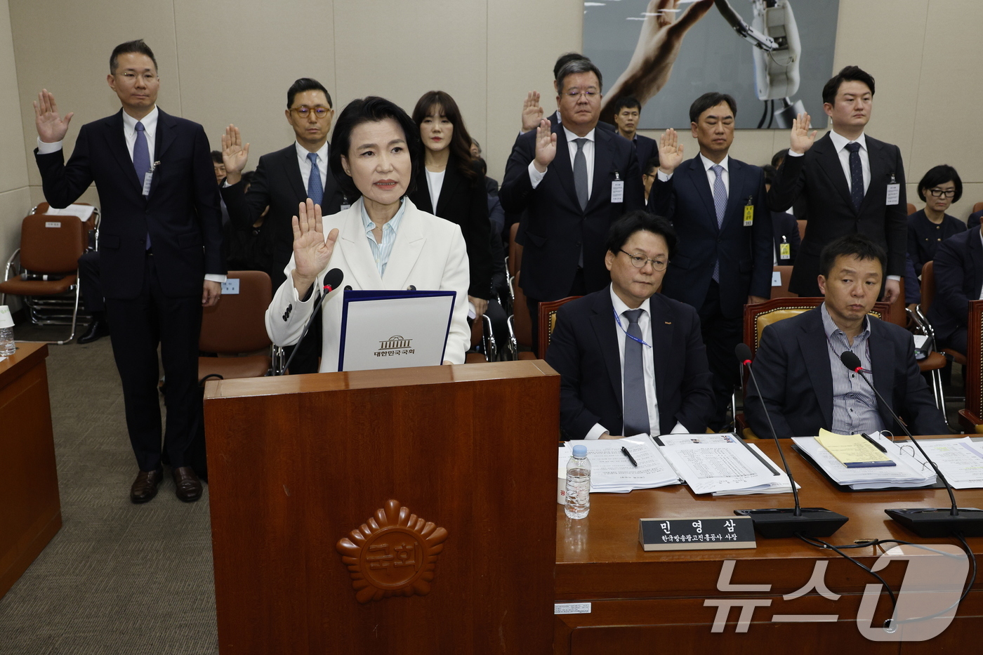 (서울=뉴스1) 안은나 기자 = 이진숙 방송통신위원회 위원장이 7일 오후 서울 여의도 국회 과학기술정보방송통신위원회에서 열린 방송통신위원회·방송통신사무소·시청자미디어재단·한국방송광 …