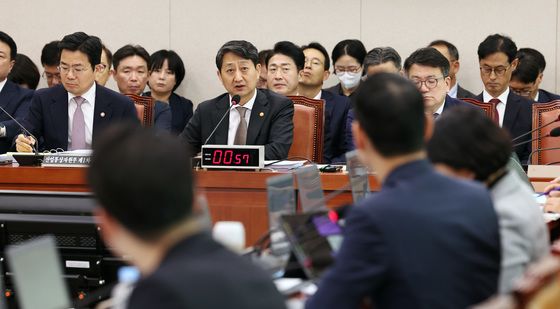 [국감]안덕근 산업부 장관 "체코 원전 건설에 금융지원 약속 없었다"