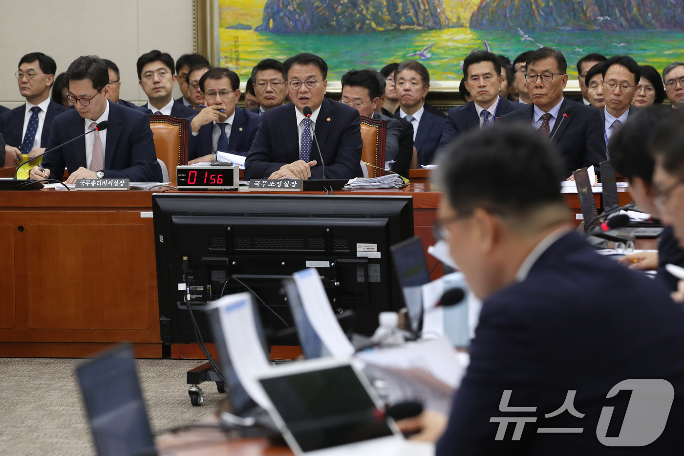 (서울=뉴스1) 이광호 기자 = 방기선 국무조정실장이 7일 오후 서울 여의도 국회에서 열린 정무위원회의 국무조정실 등에 대한 국정감사에서 의원 질의에 답하고 있다. 2024.10. …