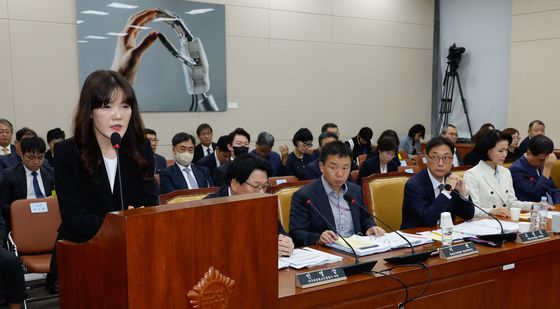 [국감]답변하는 김수향 네이버 뉴스서비스 총괄전무