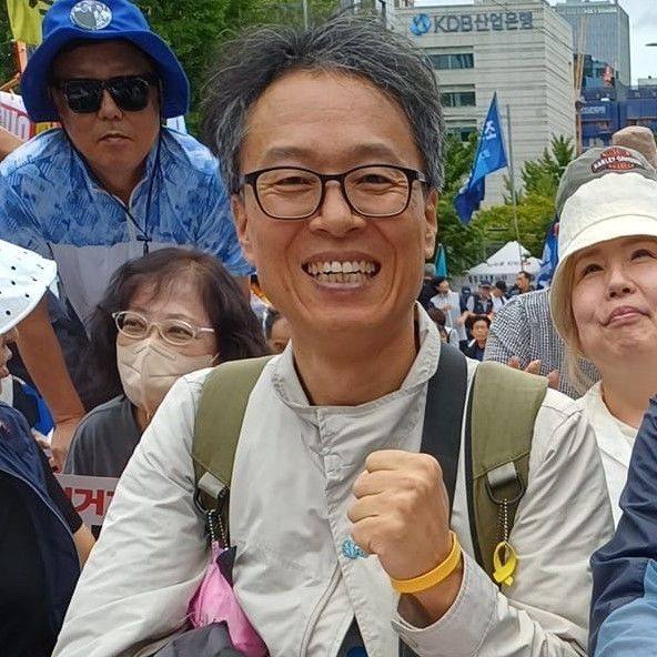 전교조 "거리의 소리꾼 백금렬 교사 해직, 정치기본권 부재 탓"