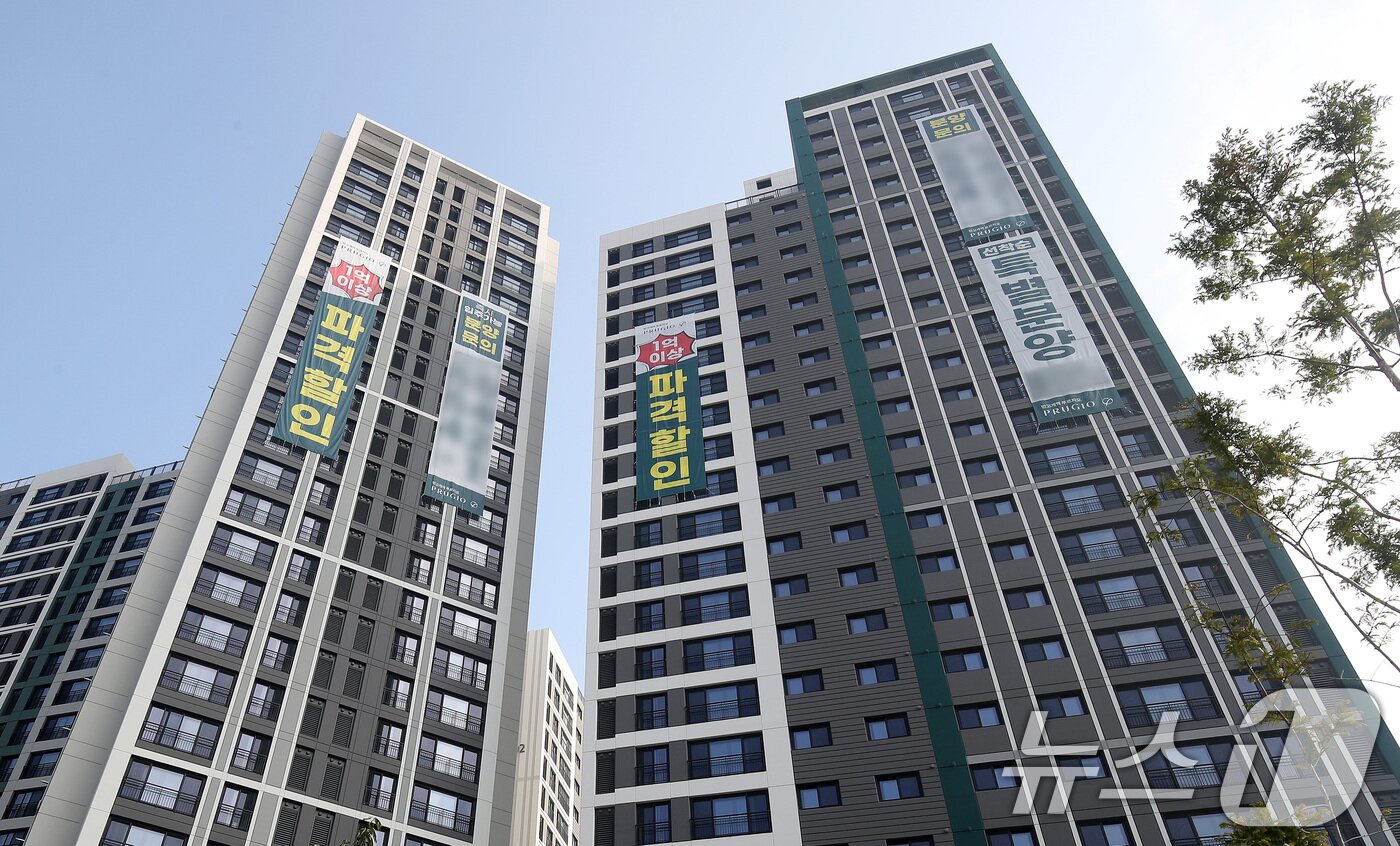 본문 이미지 - 대구 서구 내당동 반고개역 푸르지오 아파트. 뉴스1 ⓒ News1 공정식 기자