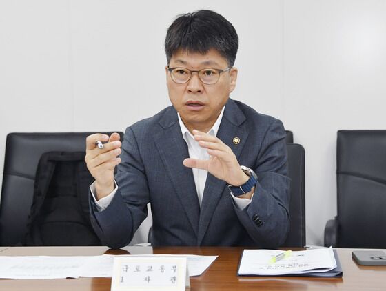 진현환 국토 차관, 집값 불안 속 무거운 작별…"새 지도부에 기대"
