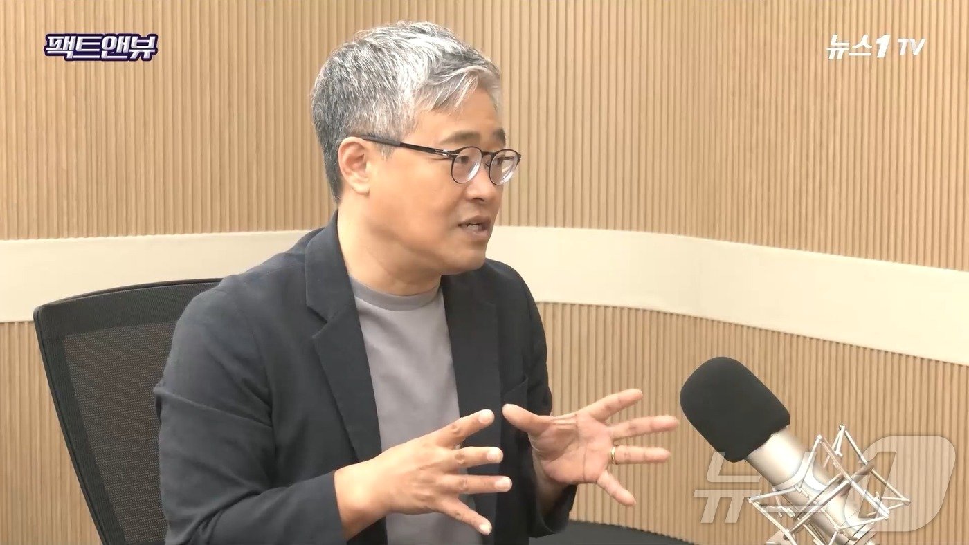 본문 이미지 - 장성철 공론센터 소장이 8일 뉴스1 '팩트앤뷰'에 출연해 발언하고 있다.