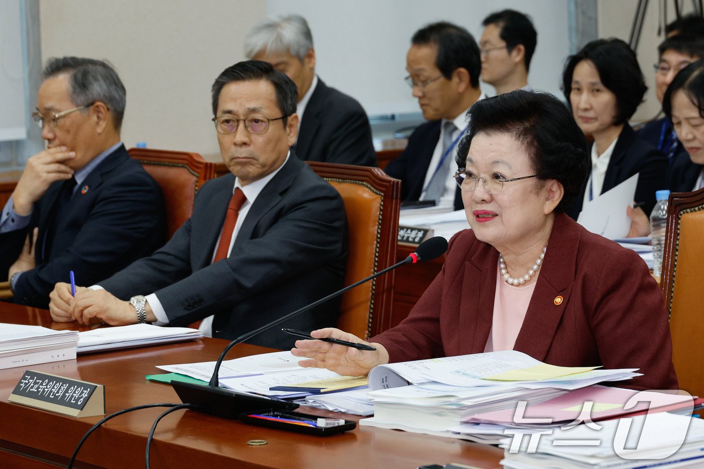 본문 이미지 - 이배용 국가교육위원회 위원장이 8일 서울 여의도 국회 교육위원회에서 열린 교육부·국가교육위원회·국사편찬위원회 등에 대한 국정감사에서 의원 질의에 답하고 있다. 2024.10.8/뉴스1 ⓒ News1 안은나 기자