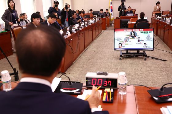 [국감초점] 법사위 국감 둘째날도…여야 '이재명 vs 김건희' 공방