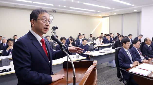 [국감]의견 밝히는 정승윤 국민권익위 부위원장