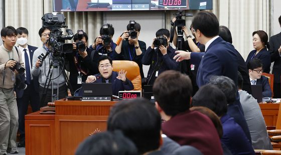 [국감]시작부터 불협화음