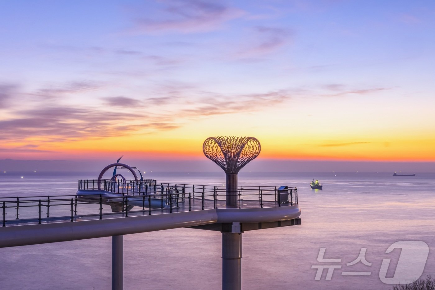 본문 이미지 - 동해 해랑전망대 전경.(동해시 제공) 2024.11.1/뉴스1