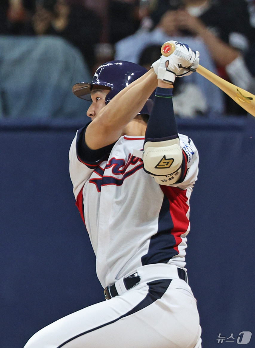 (서울=뉴스1) 장수영 기자 = 1일 오후 서울 구로구 고척스카이돔에서 열린 '2024 K-BASEBALL SERIES' 대한민국 야구 대표팀과 쿠바 대표팀의 평가전, 1회말 대한 …