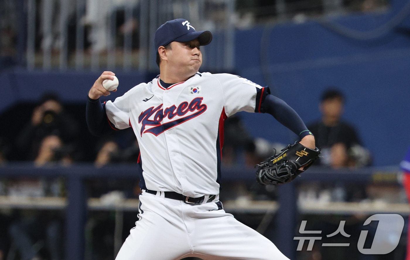 (서울=뉴스1) 장수영 기자 = 1일 오후 서울 구로구 고척스카이돔에서 열린 '2024 K-BASEBALL SERIES' 대한민국 야구 대표팀과 쿠바 대표팀의 평가전, 5회초 대한 …