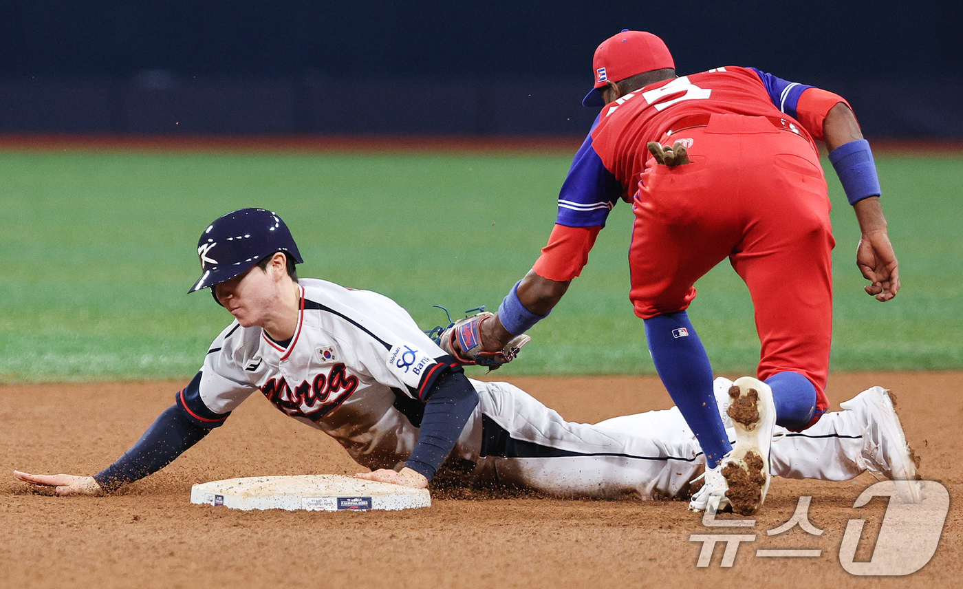 (서울=뉴스1) 장수영 기자 = 1일 오후 서울 구로구 고척스카이돔에서 열린 '2024 K-BASEBALL SERIES' 대한민국 야구 대표팀과 쿠바 대표팀의 평가전, 5회말 대한 …