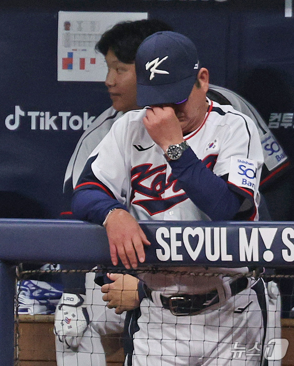 (서울=뉴스1) 장수영 기자 = 1일 오후 서울 구로구 고척스카이돔에서 열린 '2024 K-BASEBALL SERIES' 대한민국 야구 대표팀과 쿠바 대표팀의 평가전, 5회말 대한 …