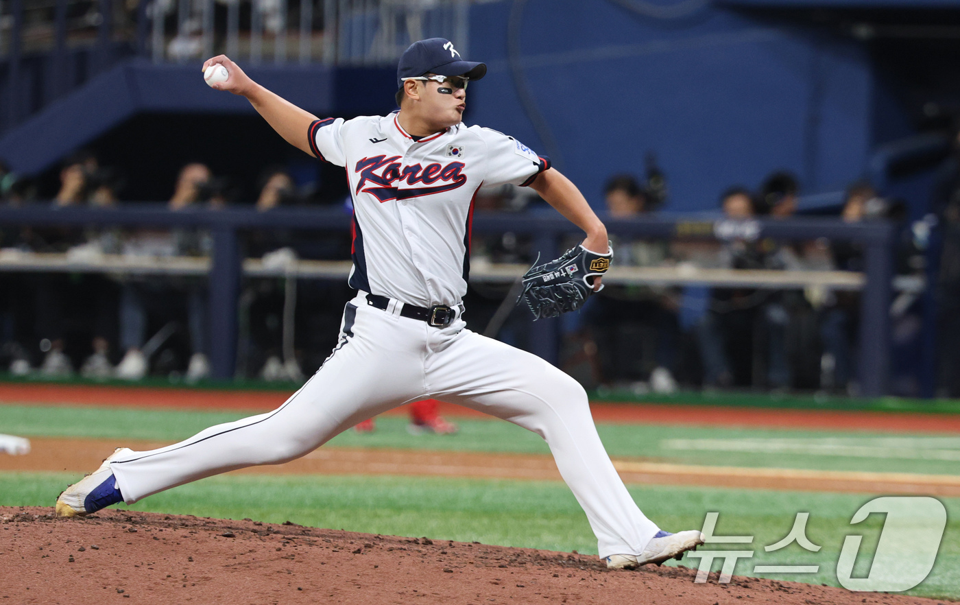 (서울=뉴스1) 장수영 기자 = 1일 오후 서울 구로구 고척스카이돔에서 열린 '2024 K-BASEBALL SERIES' 대한민국 야구 대표팀과 쿠바 대표팀의 평가전, 6회초 대한 …