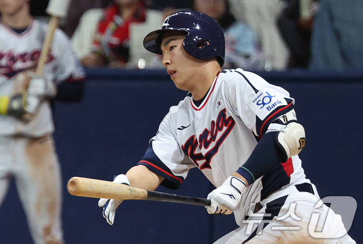 (서울=뉴스1) 장수영 기자 = 1일 오후 서울 구로구 고척스카이돔에서 열린 '2024 K-BASEBALL SERIES' 대한민국 야구 대표팀과 쿠바 대표팀의 평가전, 7회말 대한 …