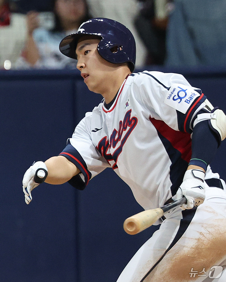 (서울=뉴스1) 장수영 기자 = 1일 오후 서울 구로구 고척스카이돔에서 열린 '2024 K-BASEBALL SERIES' 대한민국 야구 대표팀과 쿠바 대표팀의 평가전, 7회말 대한 …