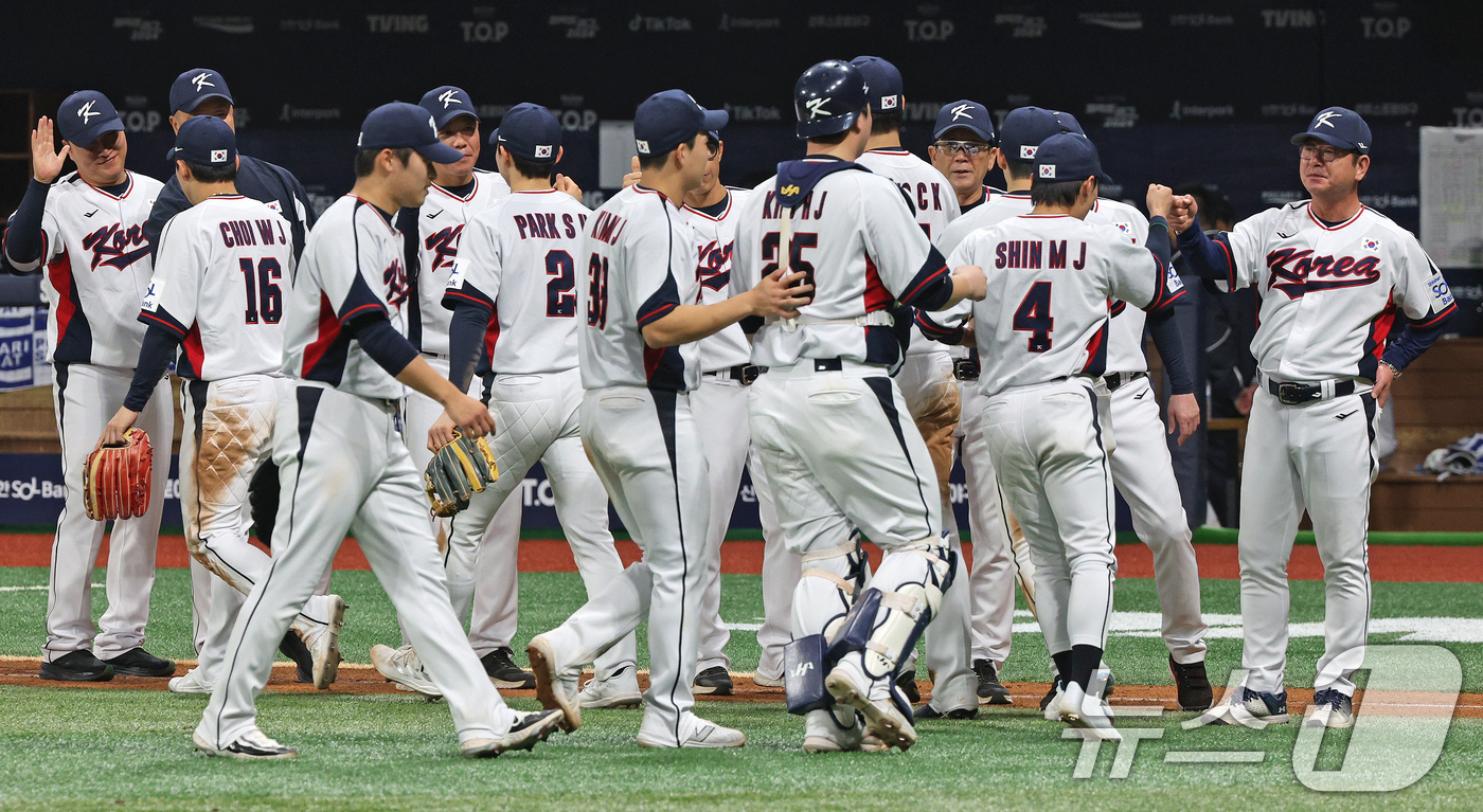 (서울=뉴스1) 장수영 기자 = 1일 오후 서울 구로구 고척스카이돔에서 열린 '2024 K-BASEBALL SERIES' 대한민국 야구 대표팀과 쿠바 대표팀의 평가전에서 2대 0으 …