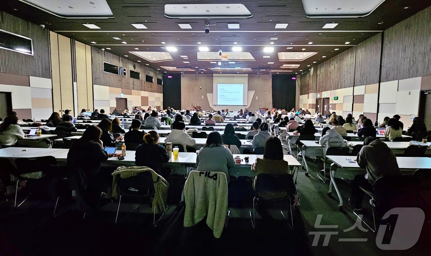 본문 이미지 - 10일 경기 고양시 일산 킨텍스에서는 경기북부수의콘퍼런스가 열렸다. ⓒ 뉴스1