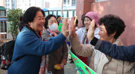 '선배 수능 대박나세요'