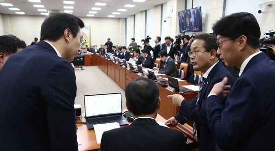 국회 정무위 '논의'